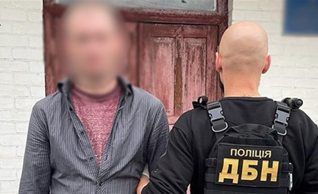 У Біляївській громаді затримали чоловіка, який продавав наркотики. Він місцевий житель