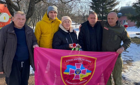 Напередодні нового року рідним загиблих Героїв із Глухівщини вручили обереги «Батьківське серце»