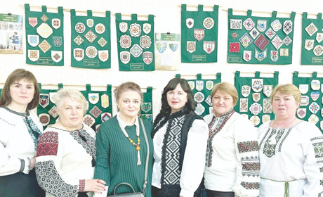 На Буковині 800 людей вишили 1200 шевронів для мистецького проєкту