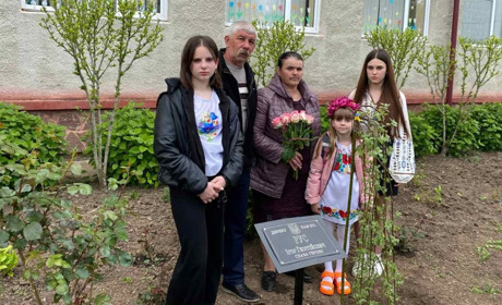 Мамо, не плач, я розквітну весною: у Шипинцях висадили Алею пам'яті загиблим Героям