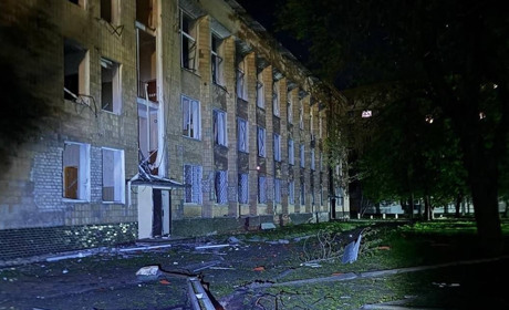 Удар по центру Шостки: пошкоджений міськвиконком та щонайменше 6 багатоповерхівок