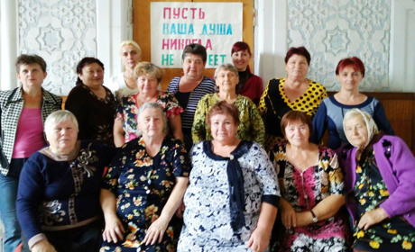 «Святковий вогник» в Удачному засвітився для людей старшого покоління