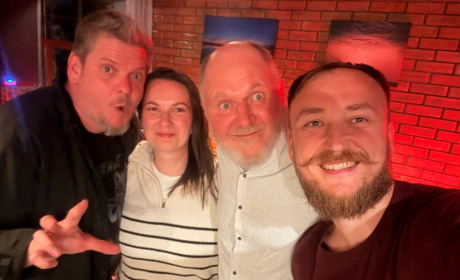 Щастя у простих речах. Про що співали Очеретяні коти у Пивниці на благодійному концерті