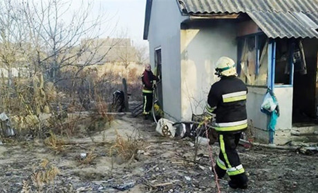 У Володимирці на ліквідації пожежі рятувальники виявили мертвого чоловіка