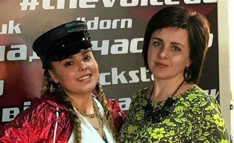 "Доню, будь щасливою»: Іванна ОЛІЙНИК допомогла доньці на милицях дійти до фіналу "Голосу країни-9"