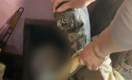 Заховала у диван. На Сумщині судитимуть жінку, яка вбила свою новонароджену дитину