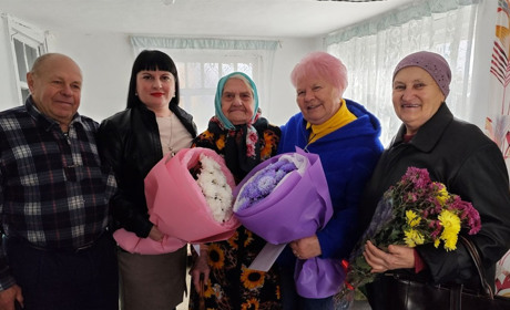 102 роки Ганні Дорофєєвої з Дмитрівки: вона пережила війну, голод — і досі посміхається життю