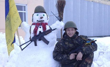 Хлопець з Житомирщини на війні втратив одну сім’ю, але знайшов нову і переїхав жити до Сватового