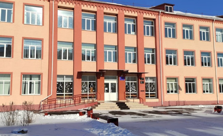 Восьма школа святкує День учня: цікава традиція загальноосвітнього закладу Старокостянтинова