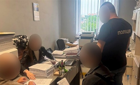 Наживалися на війні: у Сумах викрили псевдоволонтерів, що розкрадали пожертви для ЗСУ