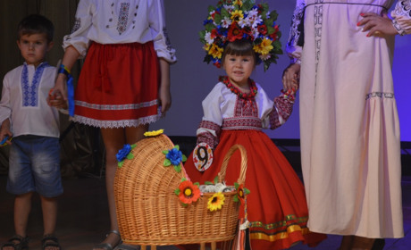 Хто брав участь та переміг у першому в Біляївці показі моди в національному стилі (відео)