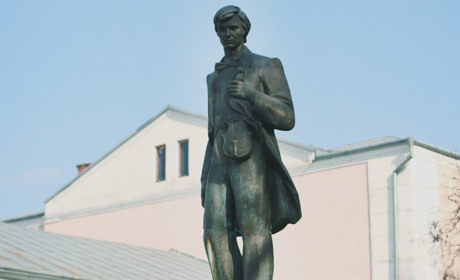 Якби монументи могли говорити. Сповідь пам'ятника Івасюку в Кіцмані