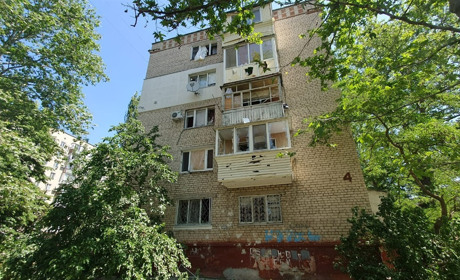 Ворожа армія продовжує обстрілювати Херсонщину: пошкоджені будинки, пошта, амбулаторія