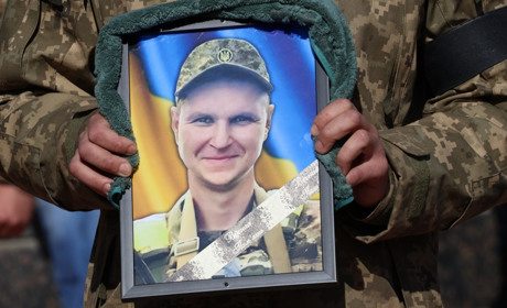 У Південноукраїнську провели в останню путь загиблого захисника Валентина Сліпченка