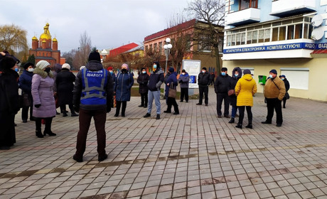 У Жмеринці проходить мирна акція проти високих тарифів на комунальні послуги: вимоги людей
