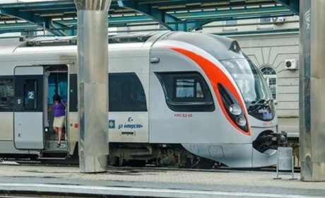 Відновлене регулярне курсування швидкісного потяга Інтерсіті+ сполученням Київ-Дніпро