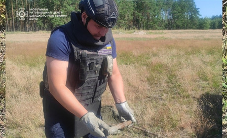 На Київщині фермер знайшов артснаряд у полі, а київські комунальники – касетну бомбу в будинку