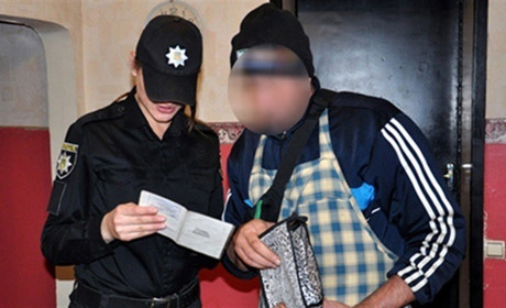 В Троїцькому поліцейські виявили трьох незаконних мігрантів. На їх роботодавця наклали штраф