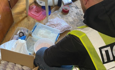 У Сарнах викрили наркосхему: подружжя продавало наркотики по всій Україні