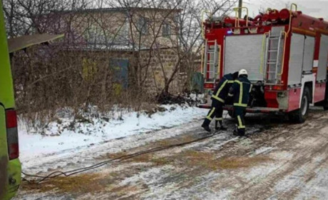 Автобус у Кошарах потрапив у слизову пастку, створену негодою (ФОТО)