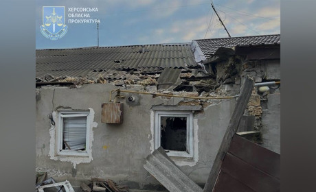 Російські окупанти зранку обстріляли Херсон: поранений чоловік