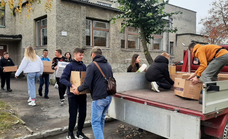 Учні та вчителі Кременецької школи збирають допомогу захисникам України