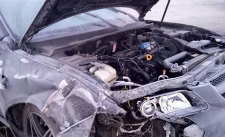 У Сватовому на Конституції авто «влетіло» у дитячий майданчик: є постраждалий