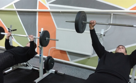 Спільними зусиллями у Троїцькому відкрили сучасний тренажерний зал