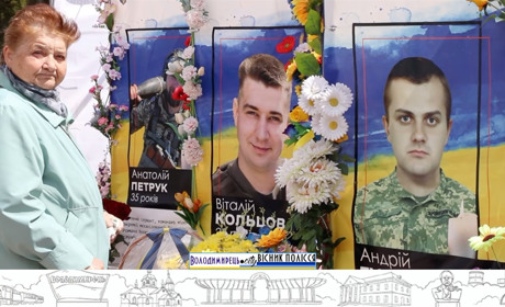 У Вараші в День матері вшанували матерів загиблих Героїв: молитва єдності й вдячності
