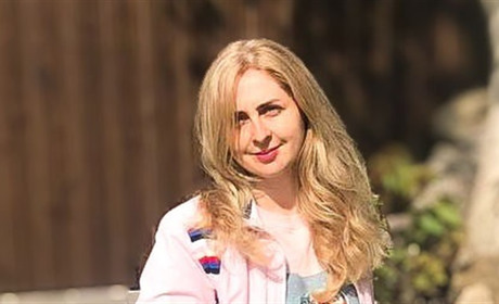 Барська вишивальниця Юлія Зарічна: «Кожен хрестик — це молитва і код нашої пам’яті»