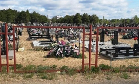 У Новій Каховці померлих ховають у дворах через відсутність грошей