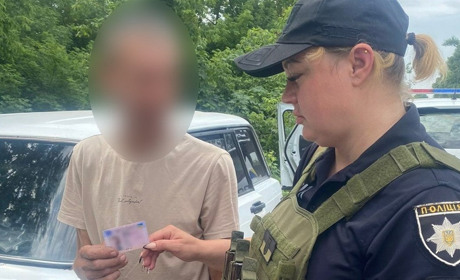 Купив водійське посвідчення в Інтернеті: білопільська поліція затримала порушника