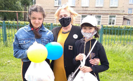 Подарунки дітям з інвалідністю привезли волонтери