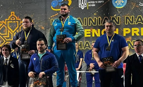 Вадим Квасюк із Бара — знову чемпіон України з жиму лежачи