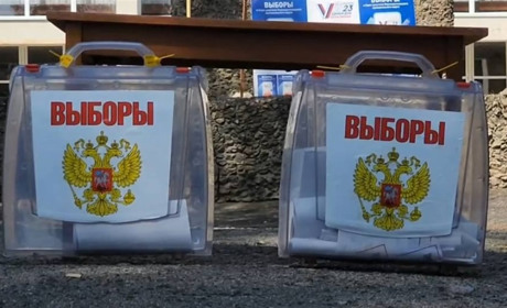 Повідомили про підозру колаборантці з Херсонщини, яка проводила «вибори» на окупованій території