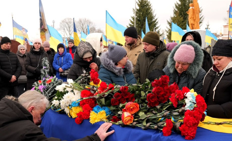 Назавжди в строю Небесного воїнства: у Шостці провели в останню путь захисника на позивний «Strady»