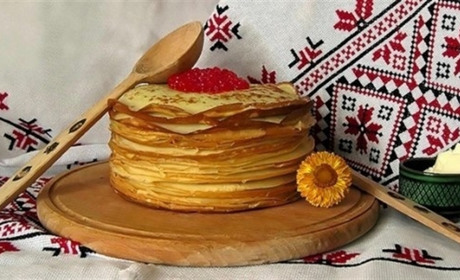 Триметровий торт з млинців і конкурси: як і коли у Сватовому святкуватимуть Масницю