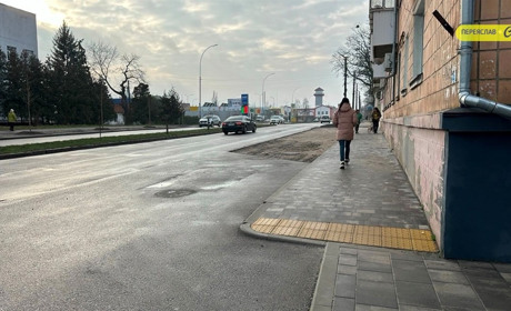 Переяслав розбудовується: нові тротуари і парковки за рахунок приватного бізнесу