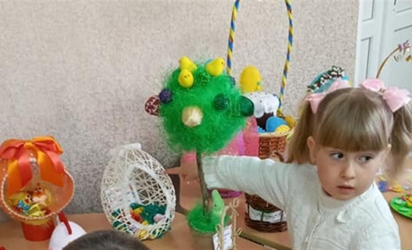 Теремчата виготовляють іграшки та поробки вдома разом з батьками