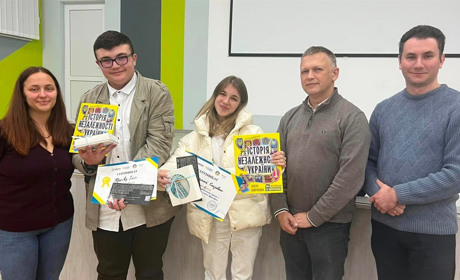 Вивчали, як функціонує держава: у Дрогобичі відбулися політичні дебати між учнями ліцеїв та коледжу