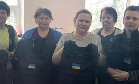 Переяславські швачки-волонтерки шиють плитоноски для захисників