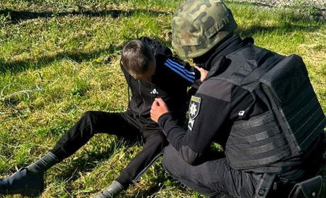 У Сарненському районі викрили чоловіка на зберіганні бойових гранат — він в ізоляторі