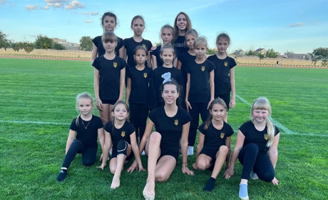 У спортивній школі працює секція з художньої гімнастики: за 2 дні тренер набрала 60 діток