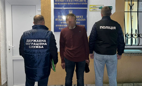 Працівники міграційної служби на Звягельщині примусово видворяють громадянина рф