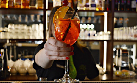 Як провести незабутній вечір і зустріти бадьорий ранок: радять бармени ресторану "Варшавський"