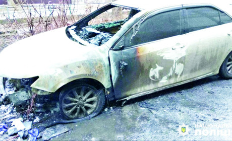 Повернення у лихі 90-і! Хто і за що підпалив авто секретаря Покровської  міської ради