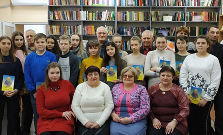 «Літосферівці» подарували книги дітям і бібліотекам