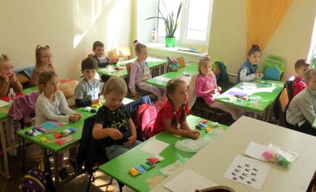Граються та вчаться читати й писати: де у Дрогобичі готують дошкільнят до першого класу
