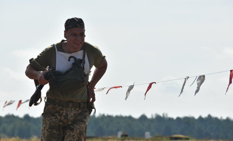 Фото дня: конотопські військові перемогли в змаганнях з воєнізованого кросу