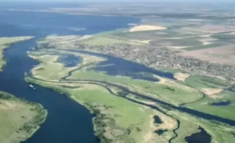 Морпіхи знищили дроном човен із російським десантом на Херсонщині (відео)